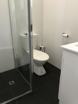 Bathroom - City Centre Motel (Port Pirie)