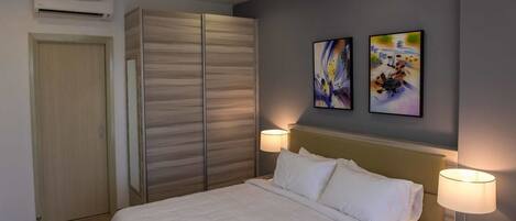 Schreibtisch, kostenloses WLAN