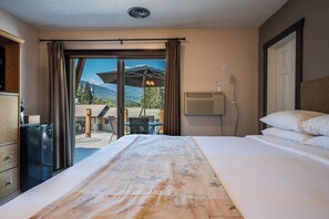 Rom – deluxe, 1 kingsize-seng, ikke-røyk | Allergitestet sengetøy, senger med overmadrass og blendingsgardiner