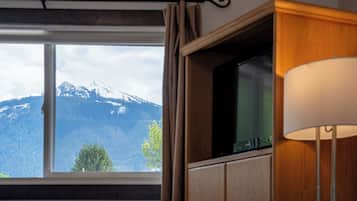 Hypo-allergenic bedding, pillow-top beds, blackout curtains