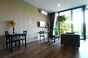 Pool Villa Seaview | 客厅 | 液晶电视、Netflix