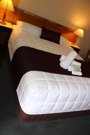 Iron/ironing board, free WiFi, bed sheets