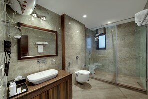 Super Deluxe Room | Bathroom | Shower, bathrobes, slippers, towels - The Twin Towers Hotel New Kufri (Theog)