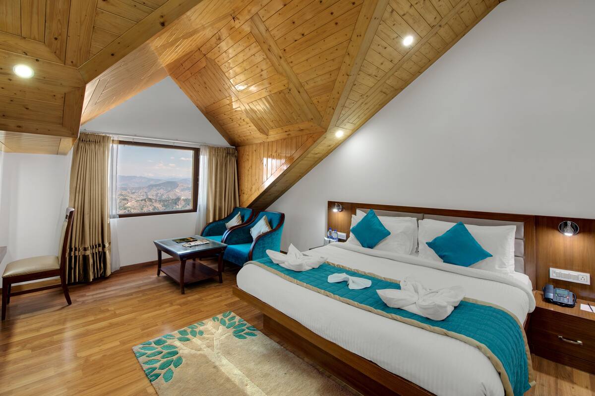 Kamar Keluarga, 1 Tempat Tidur King, Boleh Merokok | Pemandangan bukit