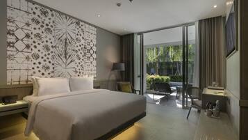 Lagoon Pool | 1 bedroom, premium bedding, in-room safe, desk