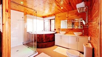 House, 4 Bedrooms, Non Smoking, Sea View | Bathroom | Separate tub and shower, deep soaking tub, hair dryer, towels