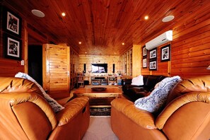 House, 4 Bedrooms, Non Smoking, Sea View | Living room