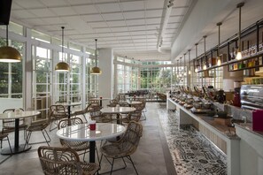 Restaurant - Kampi Hotel Tunjungan – Surabaya (Surabaya)