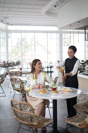 Restaurant - Kampi Hotel Tunjungan – Surabaya (Surabaya)