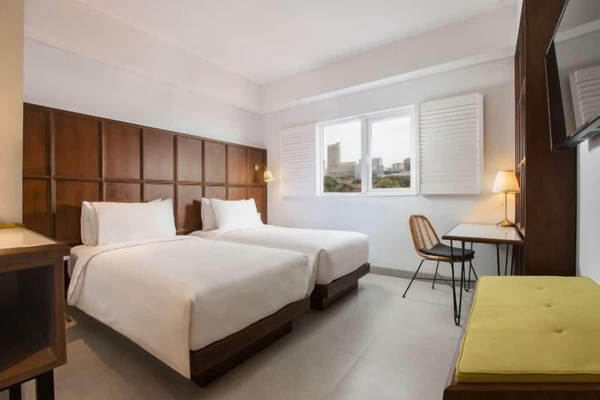 1 bedroom, in-room safe, desk, laptop workspace