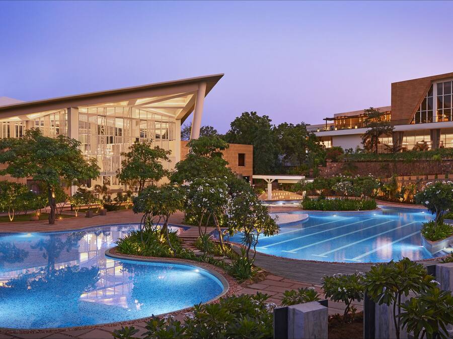 Outdoor pool, pool umbrellas, sun loungers