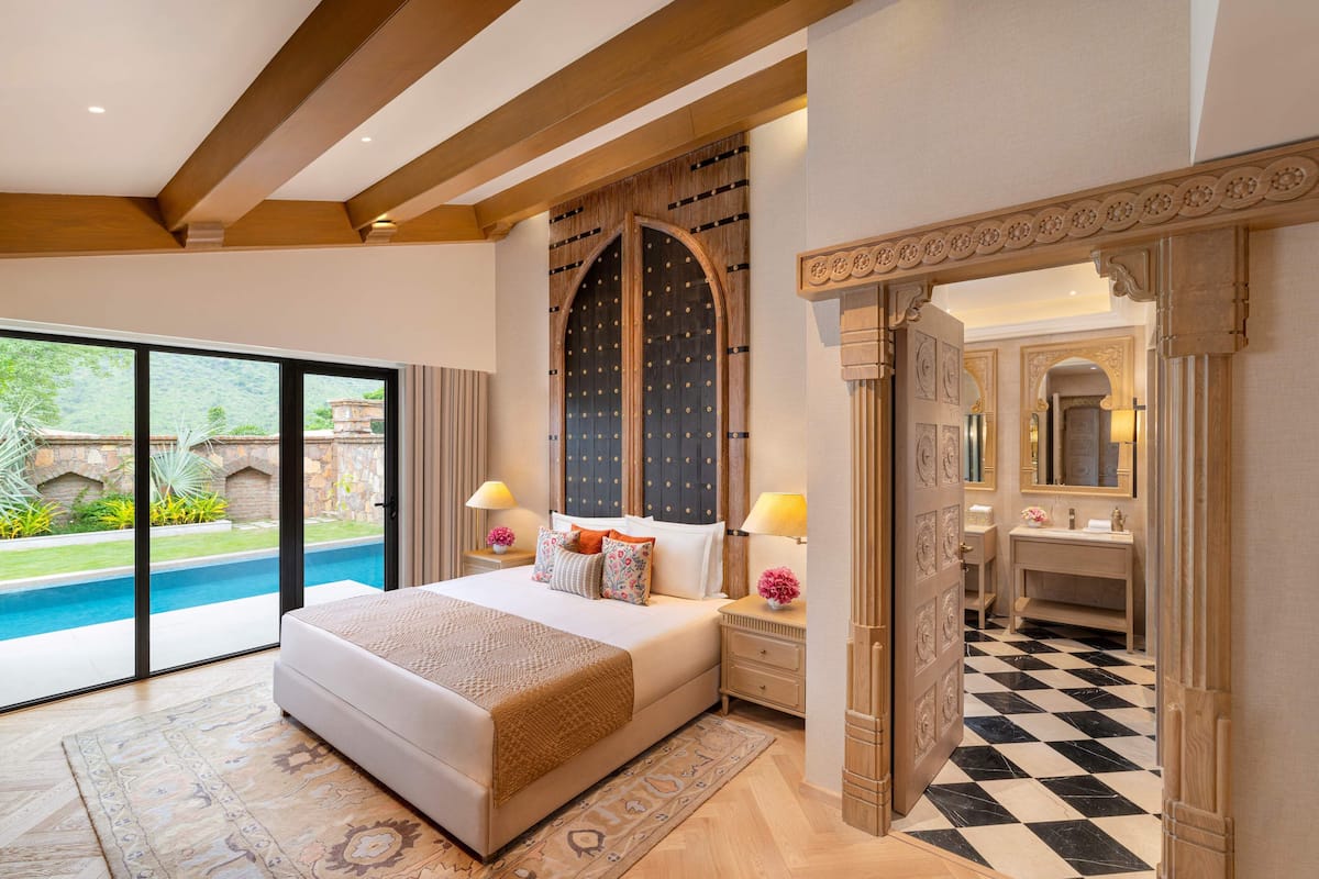 Luxury Villa (Pool & Garden) | Cadar kapas Mesir, peralatan tempat tidur premium, gebar bulu kapas