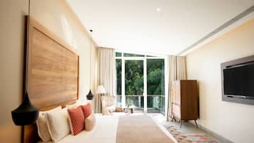 Egyptian cotton sheets, premium bedding, down comforters, minibar