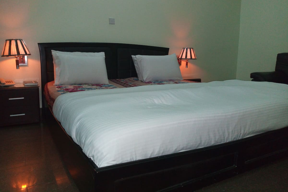Quarto premium, 1 cama Queen, para não fumantes | Roupas de cama de algodão egípcio, roupas de cama premium