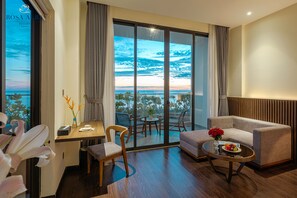 Suite Exécutive, vue océan (Rosa Alba) | Literie de qualité supérieure, minibar, coffres-forts dans les chambres