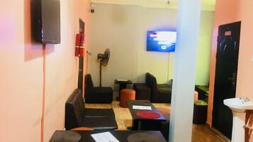 بار (في المنشاة)