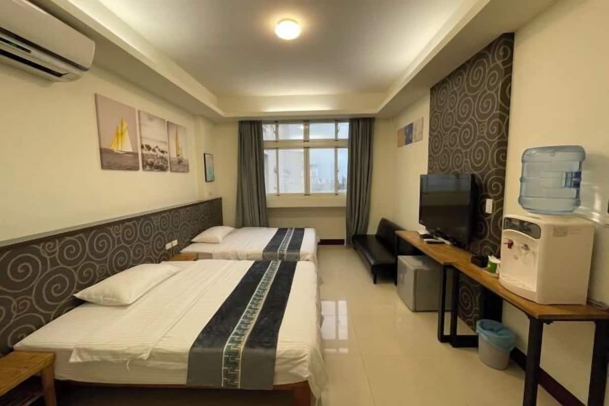 1 bedroom, blackout curtains, soundproofing, free WiFi