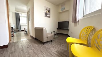 Tremannsrom, delvis havutsikt (VIP) | Blendingsgardiner, lydisolert, wi-fi (inkludert) og sengetøy