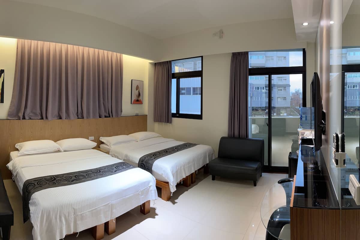 1 bedroom, blackout curtains, soundproofing, free WiFi