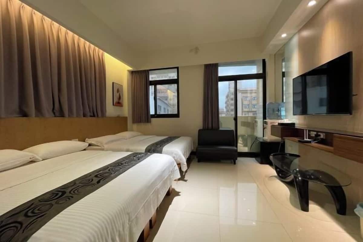 1 bedroom, blackout curtains, soundproofing, free WiFi