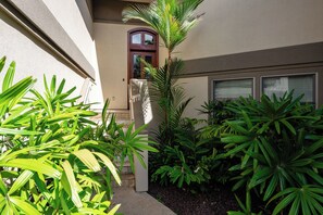 Exterior detail - I.P.M PRESENTS:  HOOLEI 69-2: GREAT LOCATION + STUNNING NEW REMODEL! WOW! (Kihei)