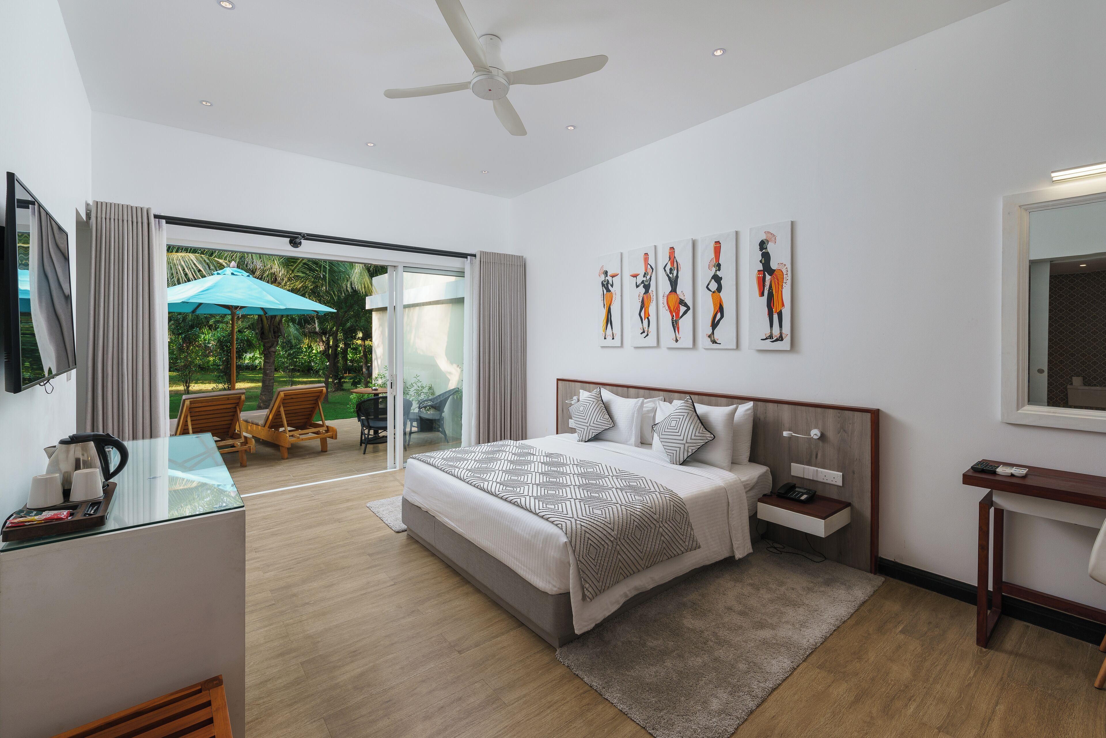Luxury Bungalow, 1 King Bed | Terrace/patio