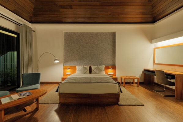 Executive Villa | 1 bedroom, Frette Italian sheets, premium bedding, minibar - Aprota Villas (Pottuvil)
