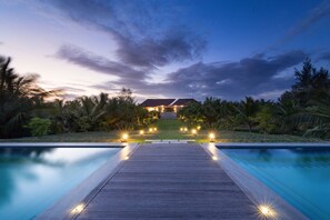 3 outdoor pools, open 6:00 AM to 10:00 PM, pool umbrellas, sun loungers - Aprota Villas (Pottuvil)