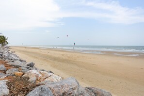 Trên bãi biển 