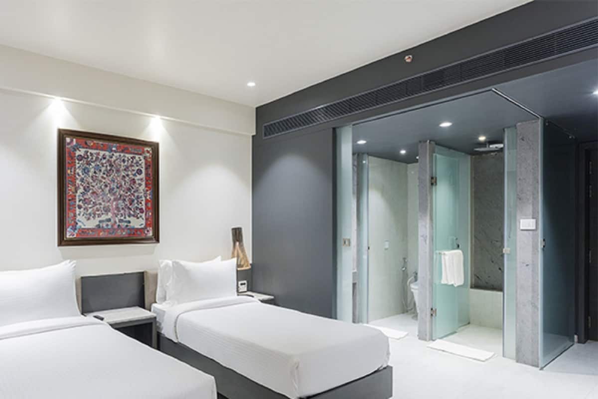 Supreme Double Room | Minibar, in-room safe, soundproofing, iron/ironing board