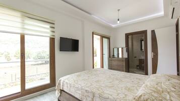 Villa | 3 habitaciones, escritorio y tabla de planchar con plancha