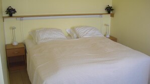 Habitación con 1 cama matrimonial o 2 individuales, baño privado