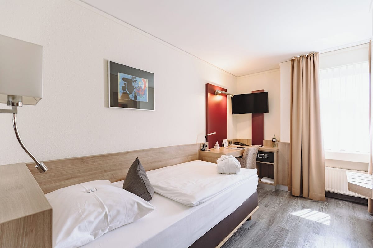 Economy Single Room