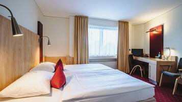 Comfort Double Room | Hypo-allergenic bedding, in-room safe, desk, laptop workspace