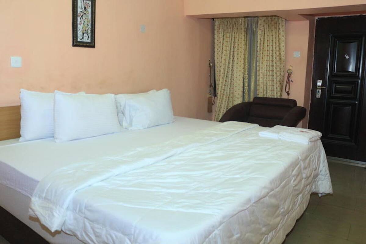 Apartment, 1 Queen Bed (4)