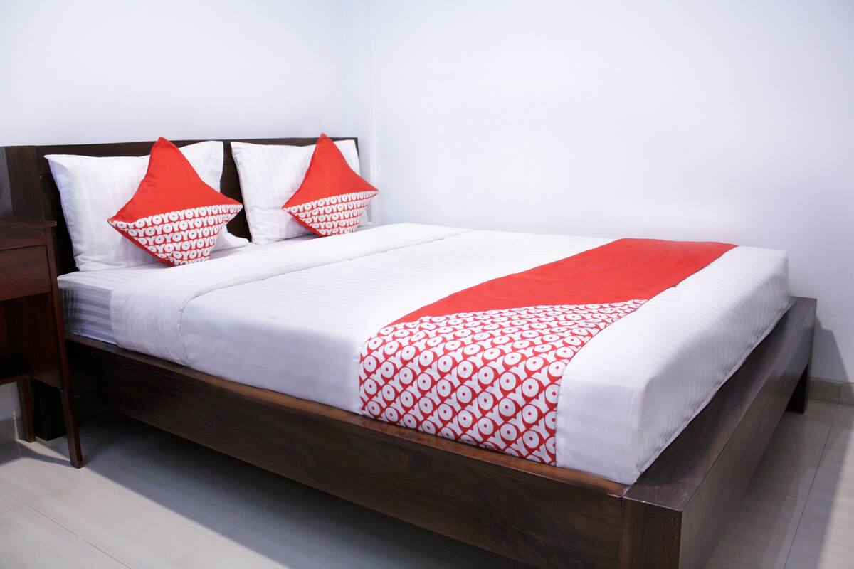 Standard Double Room | Desk, soundproofing, free WiFi, bed sheets