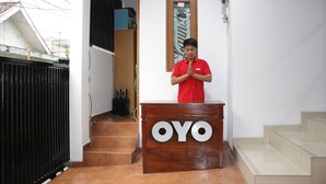 Reception - OYO 245 Juana 21 (Jakarta)