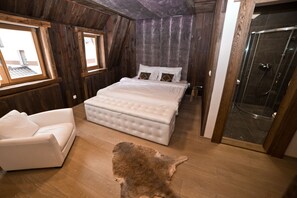 Superior Room, 1 King Bed, Non Smoking