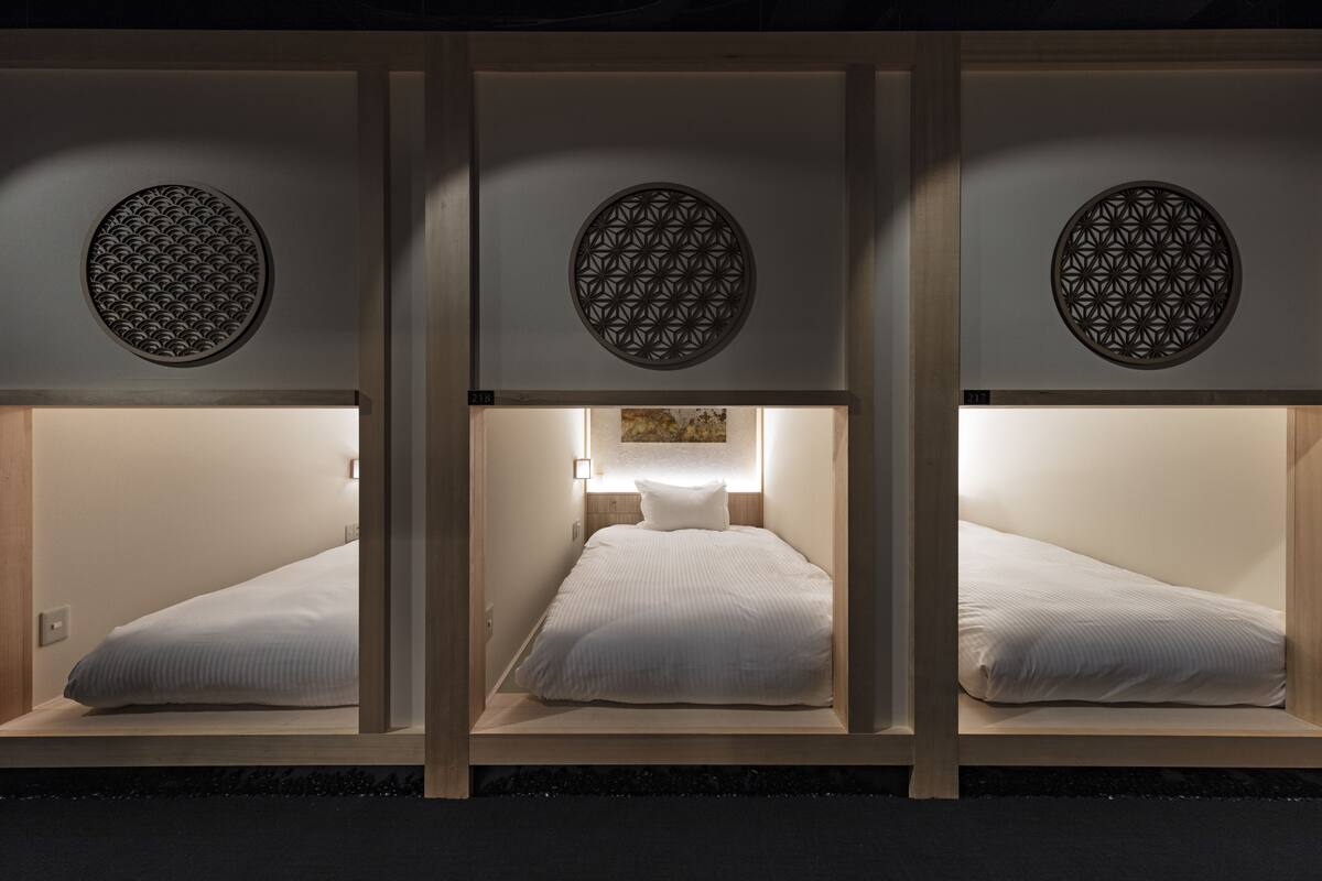 Down comforters, in-room safe, WiFi (free), bed sheets