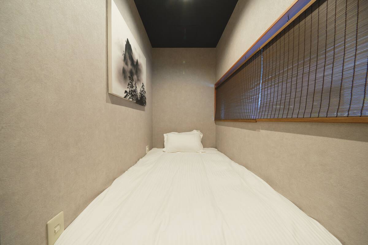 tsubaki (male only) | Down comforters, in-room safe, WiFi (free), bed sheets