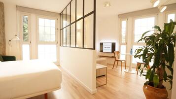 ์ํผ๋ฆฌ์ด ์ํํธ, ์์ค์ํธ, ์๋ด ์ ๋ง | 1 ๊ฐ์ ์นจ์ค