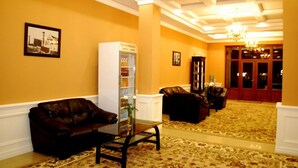 Lobby sitting area - Jahon Palace (Samarkand)