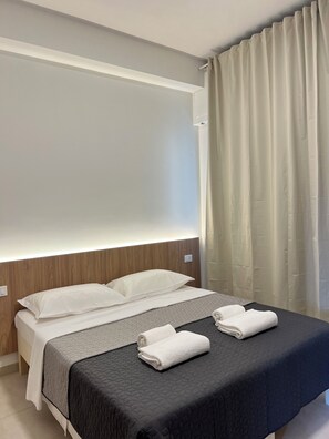 Basic-Zimmer, 1 Queen-Bett, mit Bad