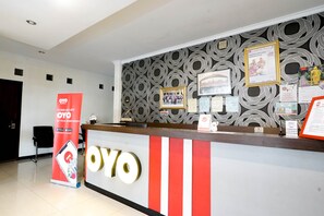 Reception - OYO 2385 Maleo Exclusive Residence 2 (Bandung)