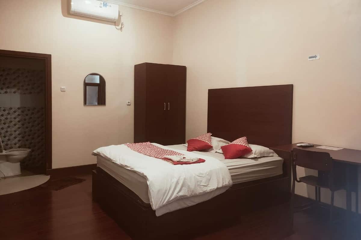 Bureau, Wi-Fi gratuit, draps fournis