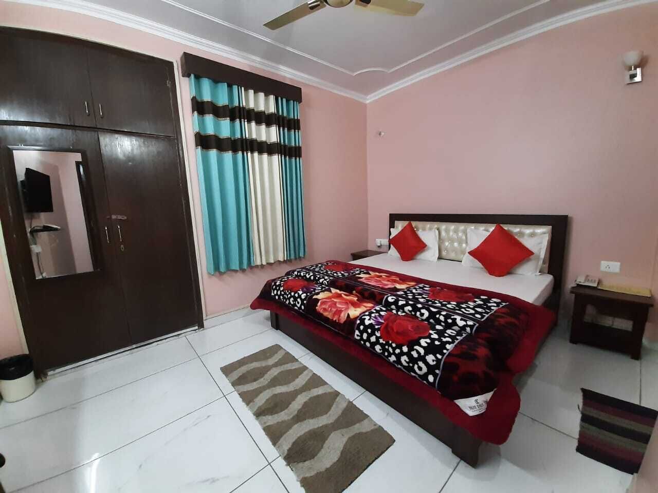 Deluxe Double Room | Room amenity