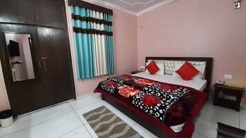 Deluxe Double Room | Room amenity