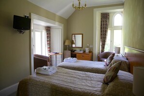 Iron/ironing board, free WiFi, bed sheets - Dean Valley Manor (Lydney)