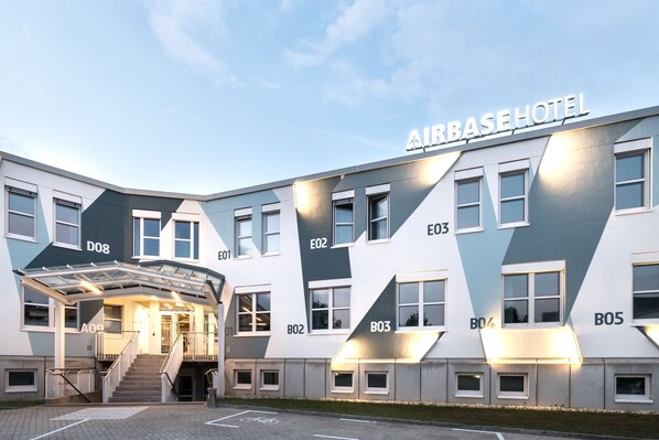 Front of property - Airbase Hotel (Kalsdorf bei Graz)