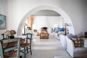 别墅, 5 间卧室, 私人游泳池 | 起居区 | 平板电视、壁炉